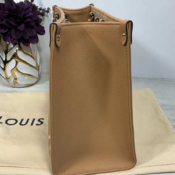 Sold Louis Vuitton OntheGo Mm Biicolor Arizona Beige - Picture 3 of 16